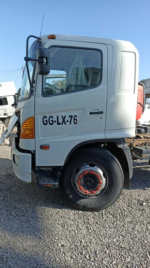 CAJA DE CAMBIOS Hino GH 2005  USADA  EN DESARME